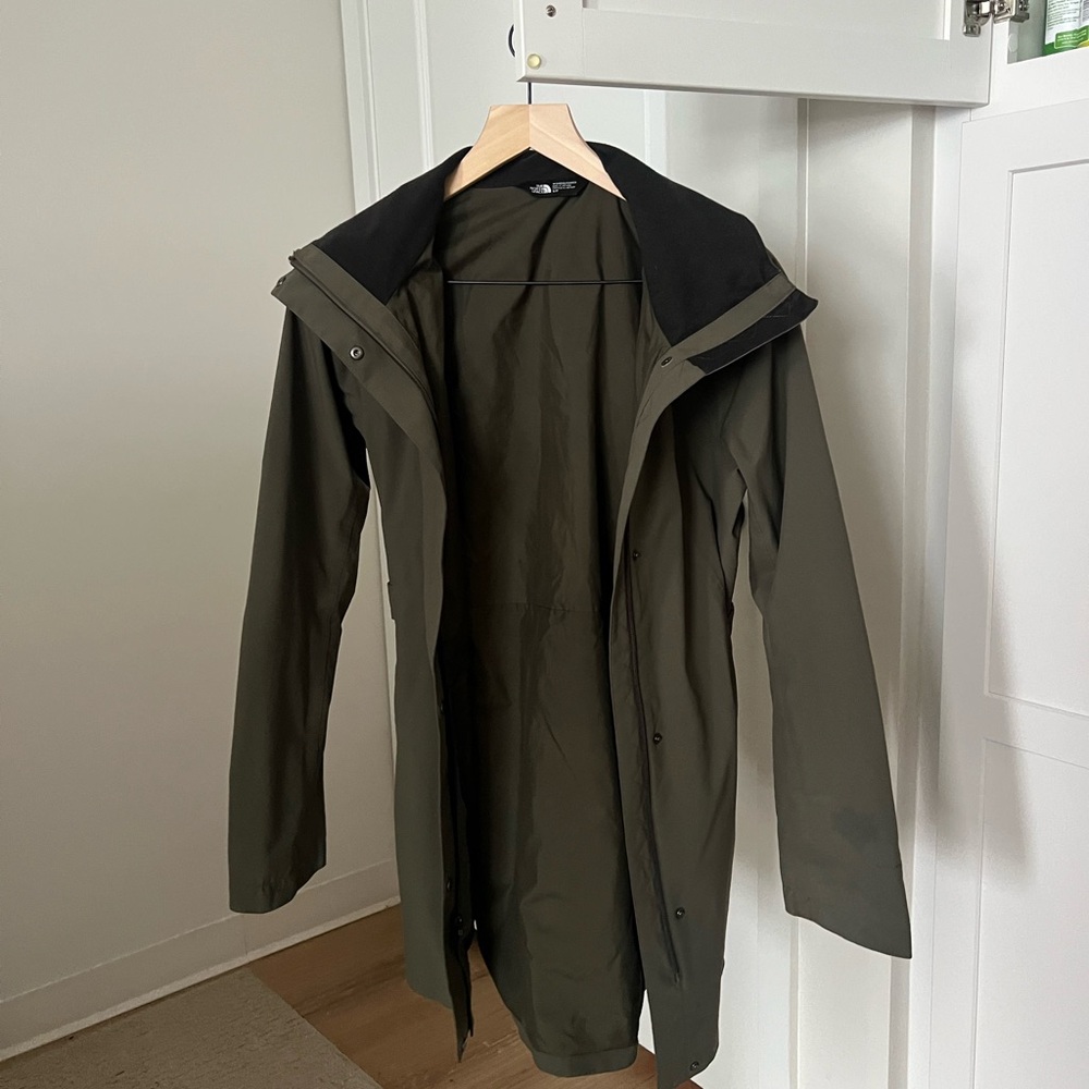 The North Face Women’s Olive Green Raincoat